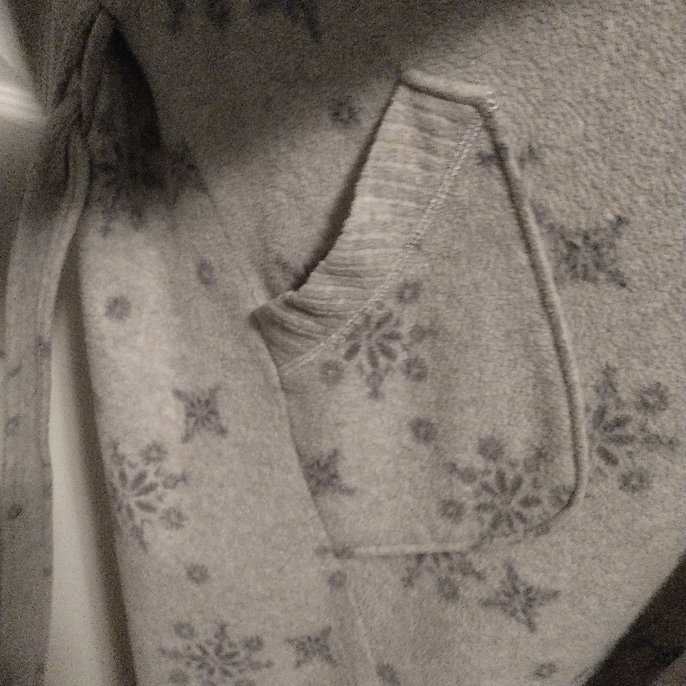 Bath Robe - Picture 3 of 9